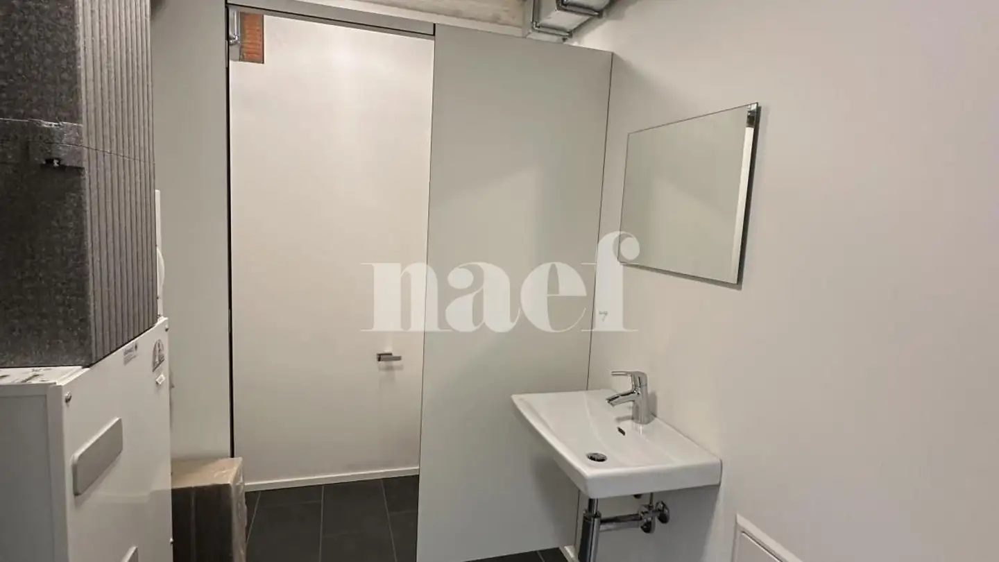 Atelier à louer - Rue Du Voirnet 2, 2800 Delémont - Photo 4