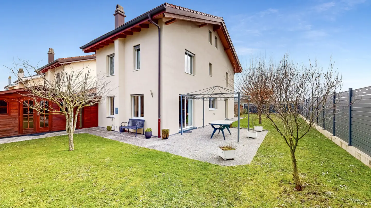 Row house for sale - 2043 Boudevilliers - Photo 2