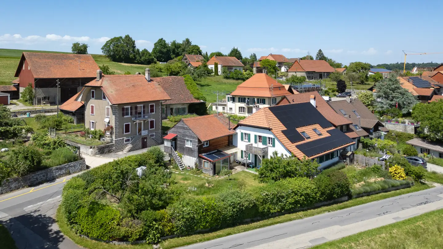 Residential building for sale - 1515 Villars-le-Comte