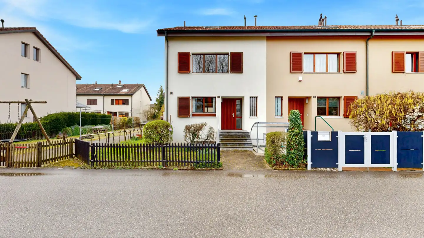 Row house for sale - 4147 Aesch BL