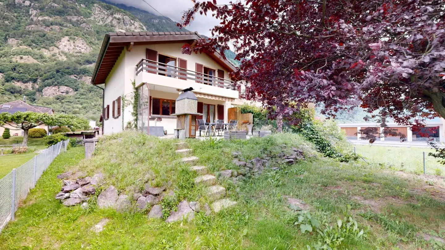 Row house for sale - 1903 Collonges