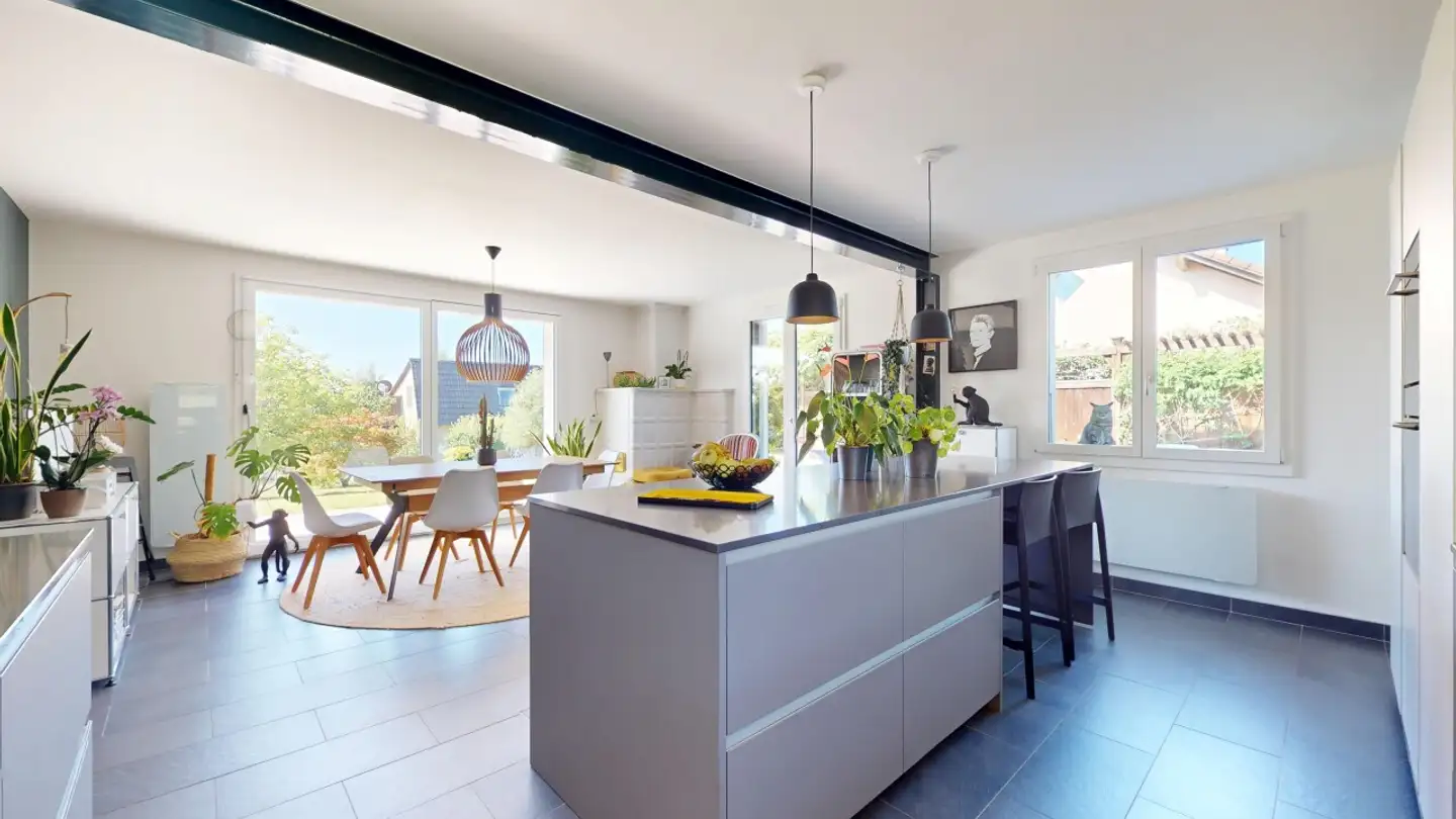 Single house for sale - 1422 Grandson