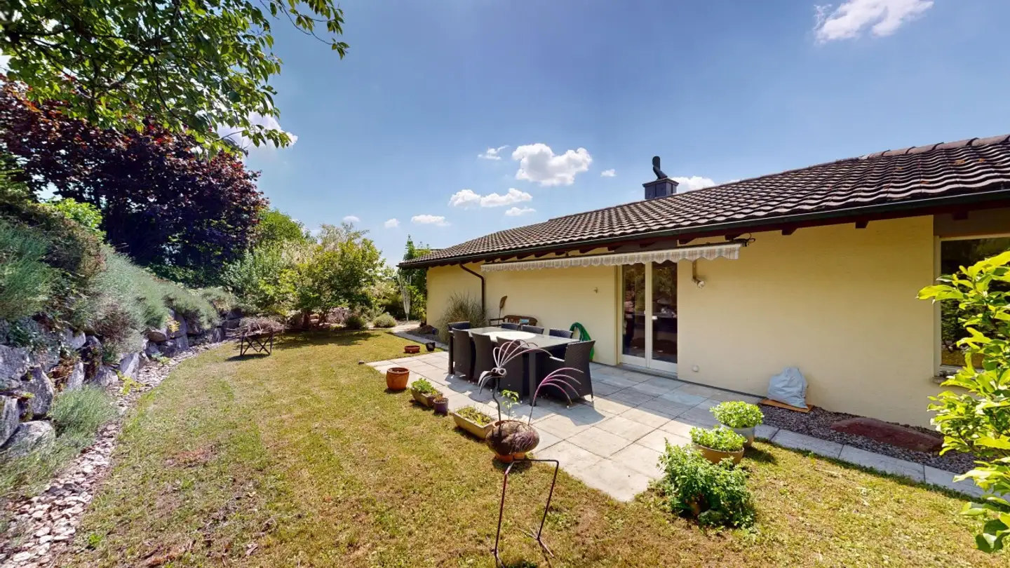 Row house for sale - 8307 Effretikon
