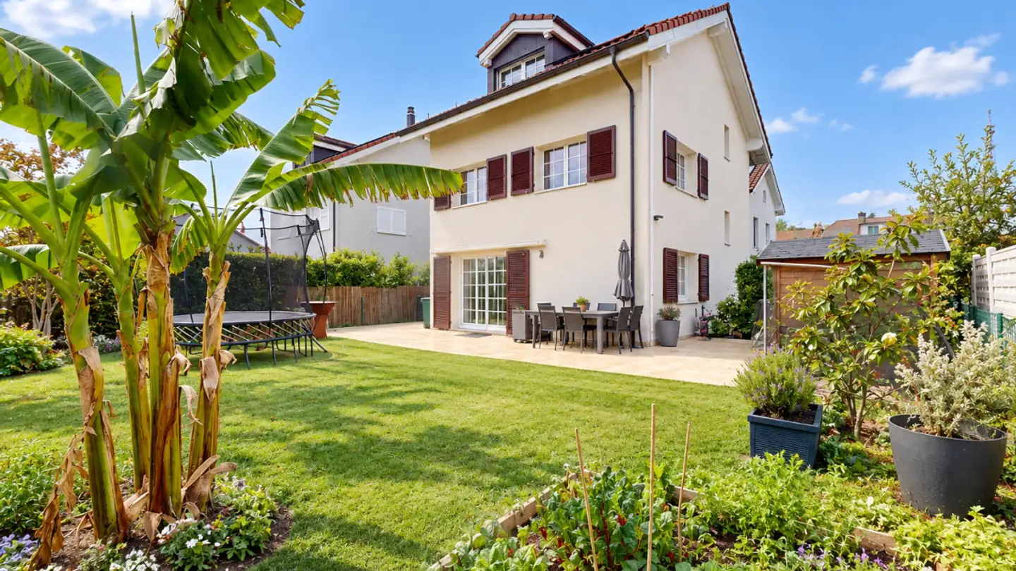 Single house for sale - 1185 Mont-sur-Rolle