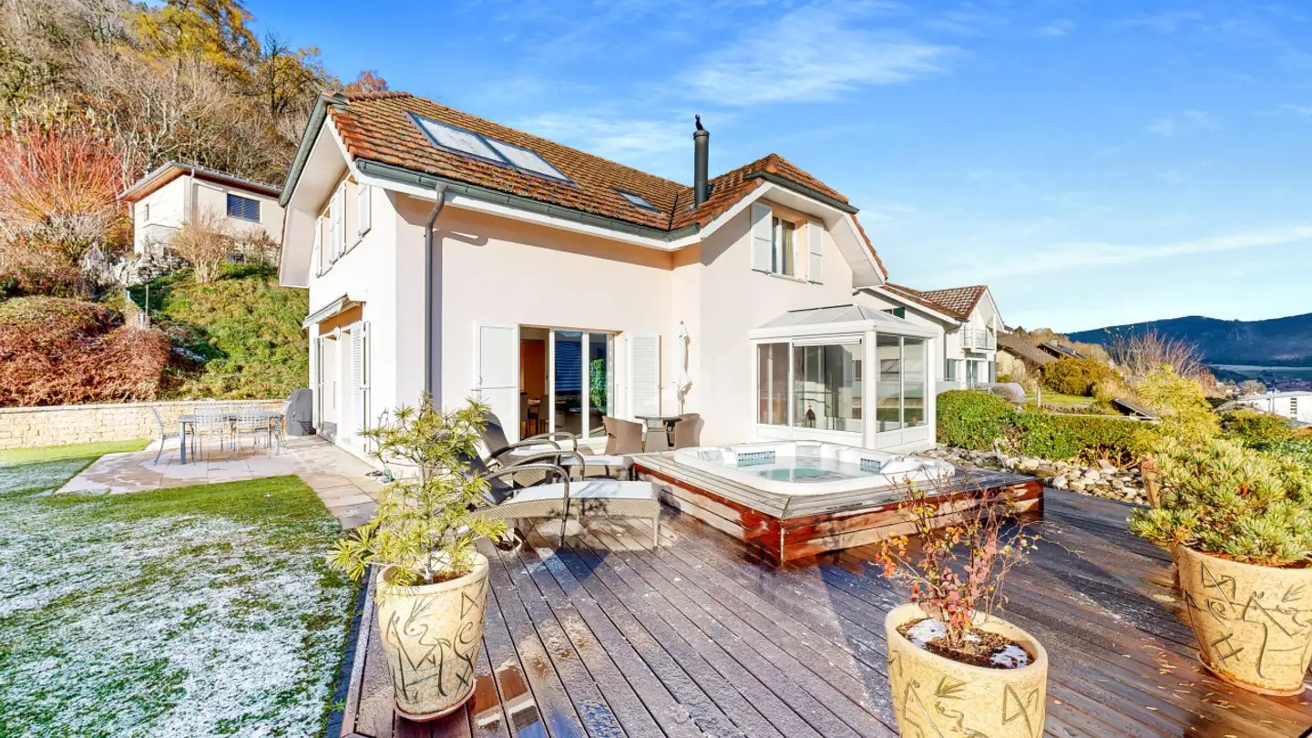 Single house for sale - 2054 Chézard-St-Martin