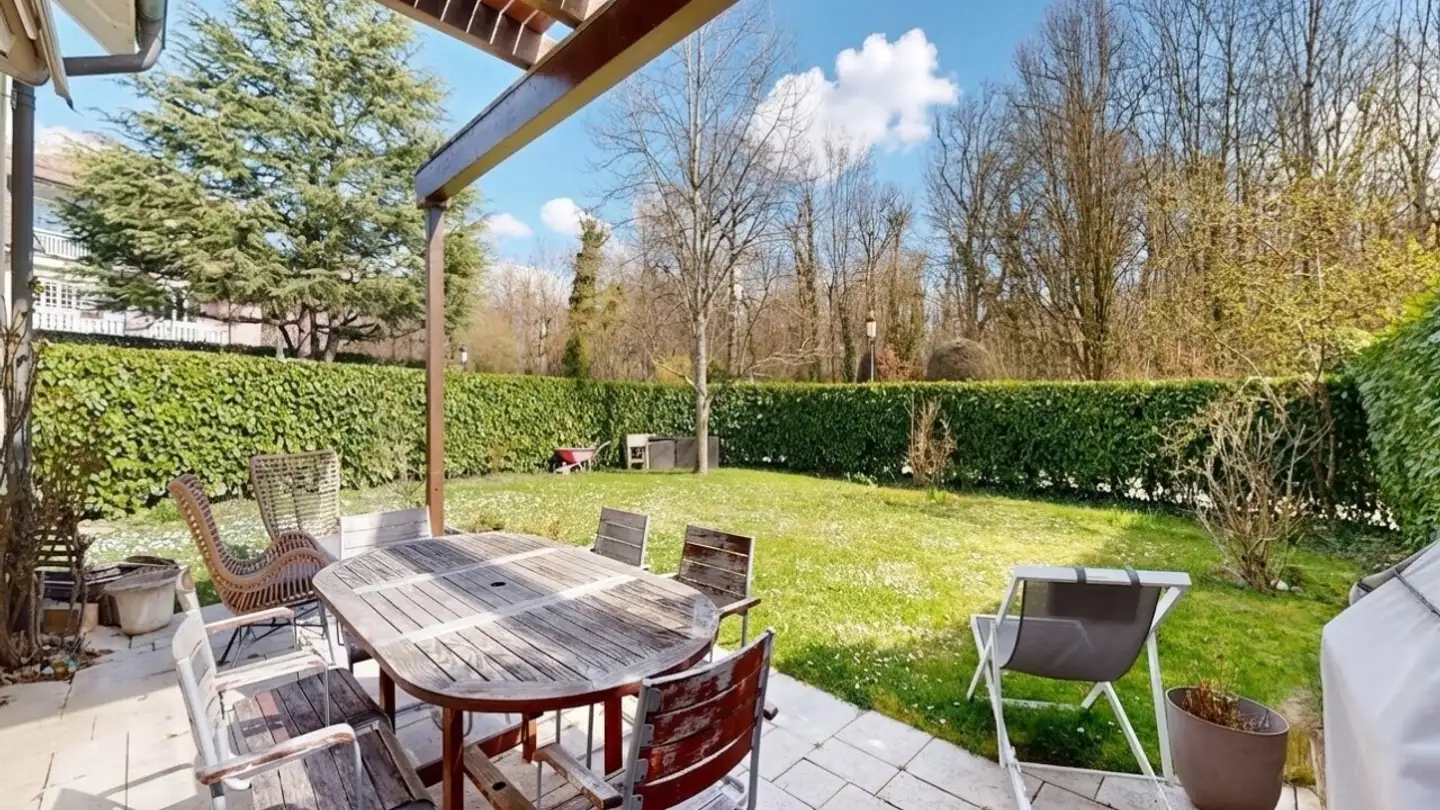 Row house for sale - 1196 Gland - Photo 3