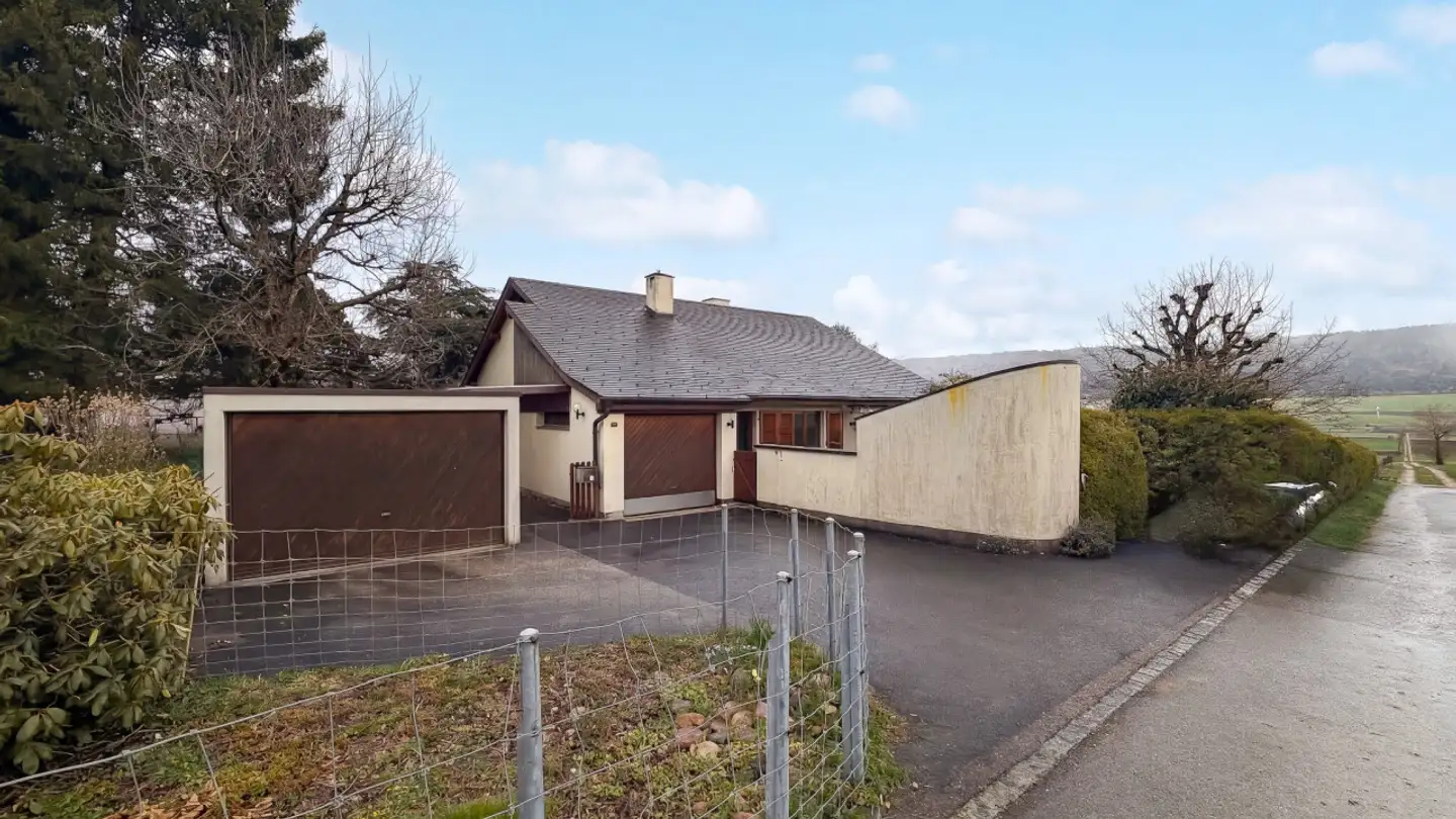Single house for sale - 2054 Chézard-St-Martin - Photo 2