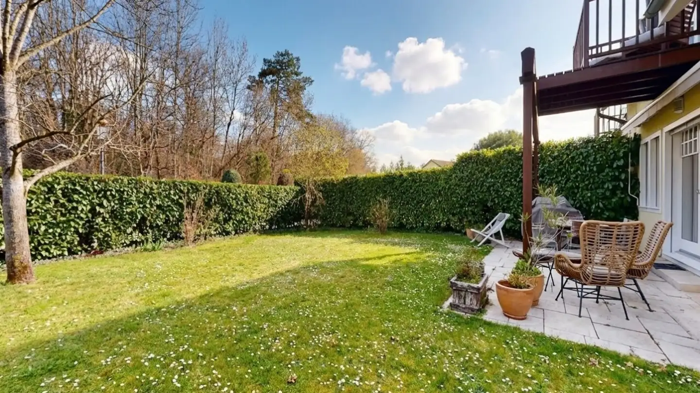 Row house for sale - 1196 Gland - Photo 2