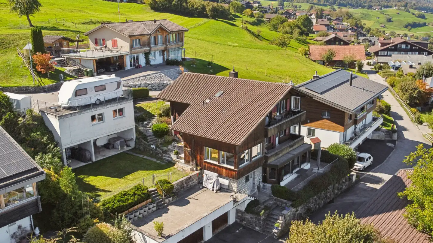 Residential building for sale - 3704 Krattigen