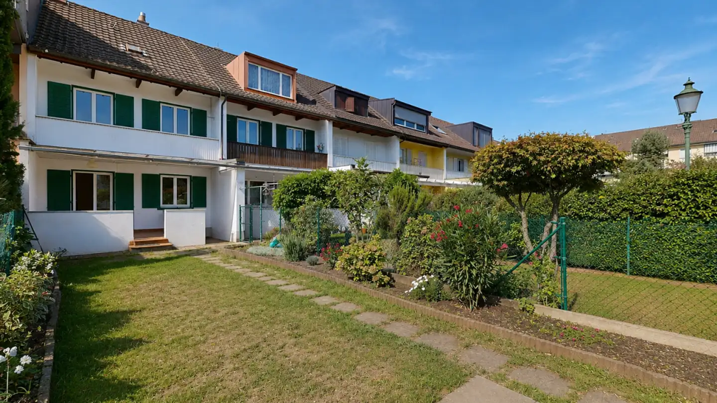 Row house for sale - 4058 Basel