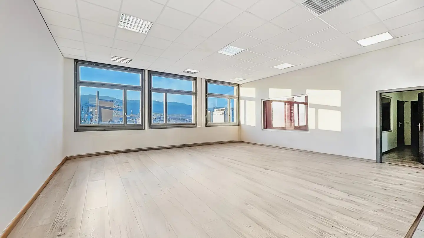 Office space for rent - 1242 Satigny