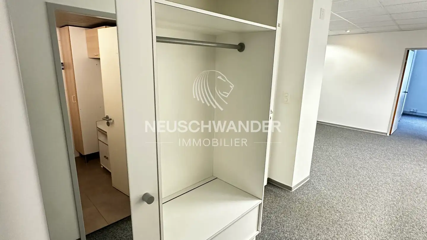 Shop for rent - Rue Du Jura, 2800 Delémont - Photo 2