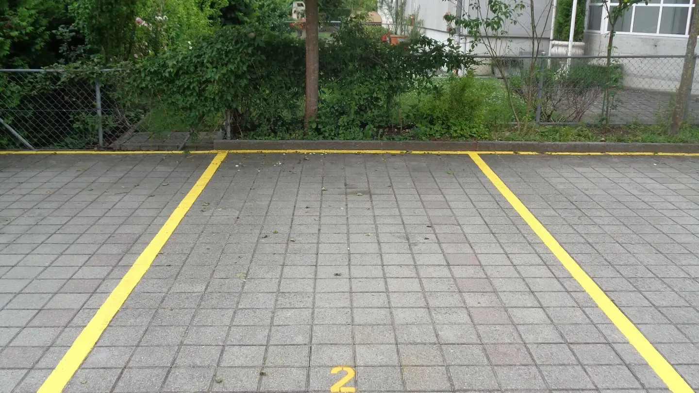 Place de parking extérieure à louer - Rue Franche 37, 2800 Delémont - Photo 3