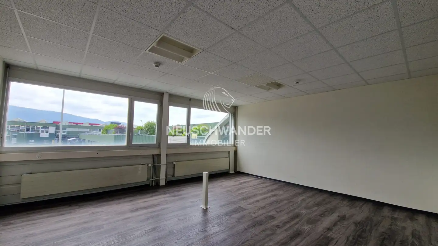 Shop for rent - Rue Du Jura, 2800 Delémont