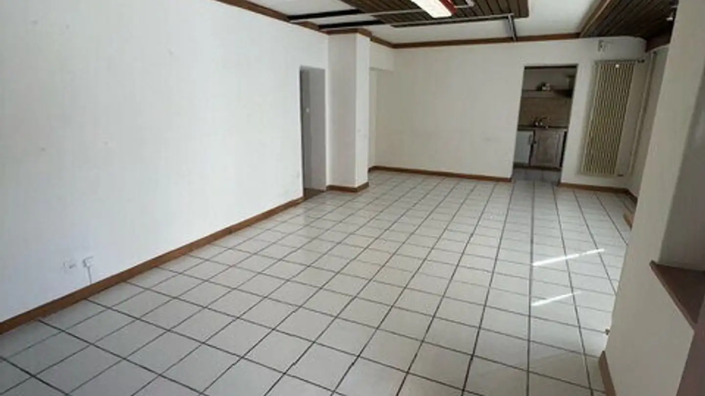 Shop for rent - Rue Du Vieux-Moulin 16, 2852 Courtételle - Photo 2