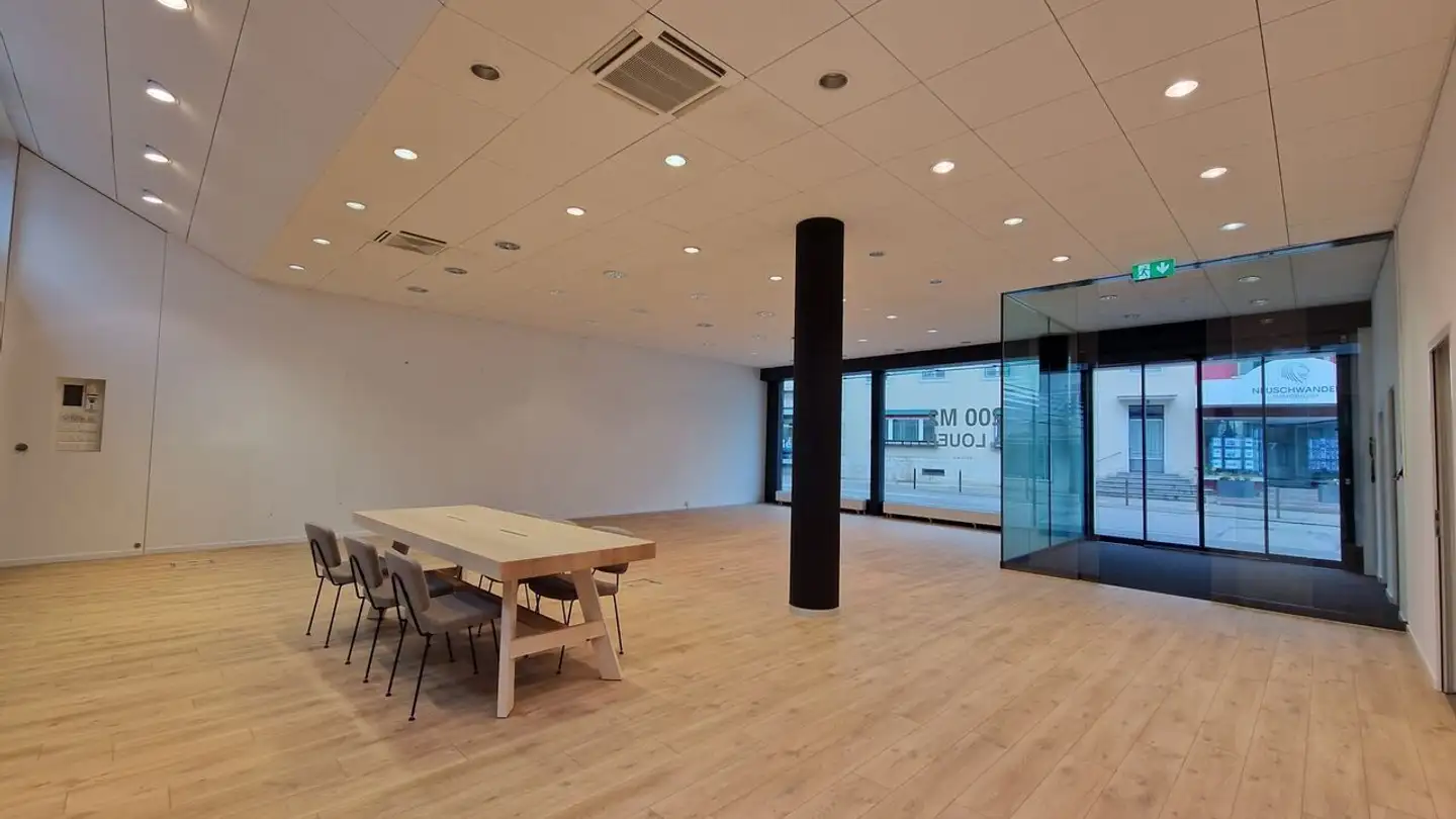 Shop for rent - Rue Du Jura, 2800 Delémont