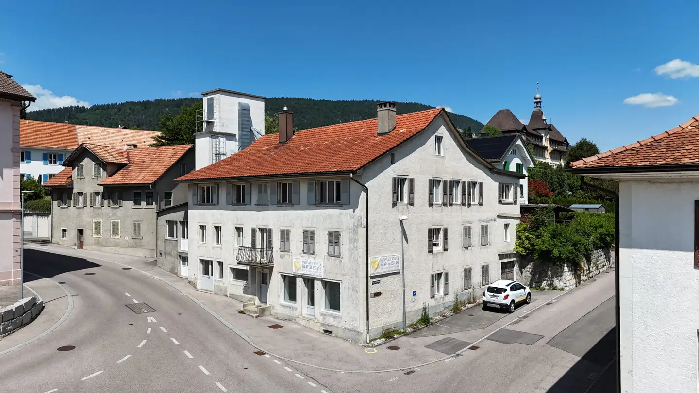 Mixed-use building for sale - 2732 Reconvilier