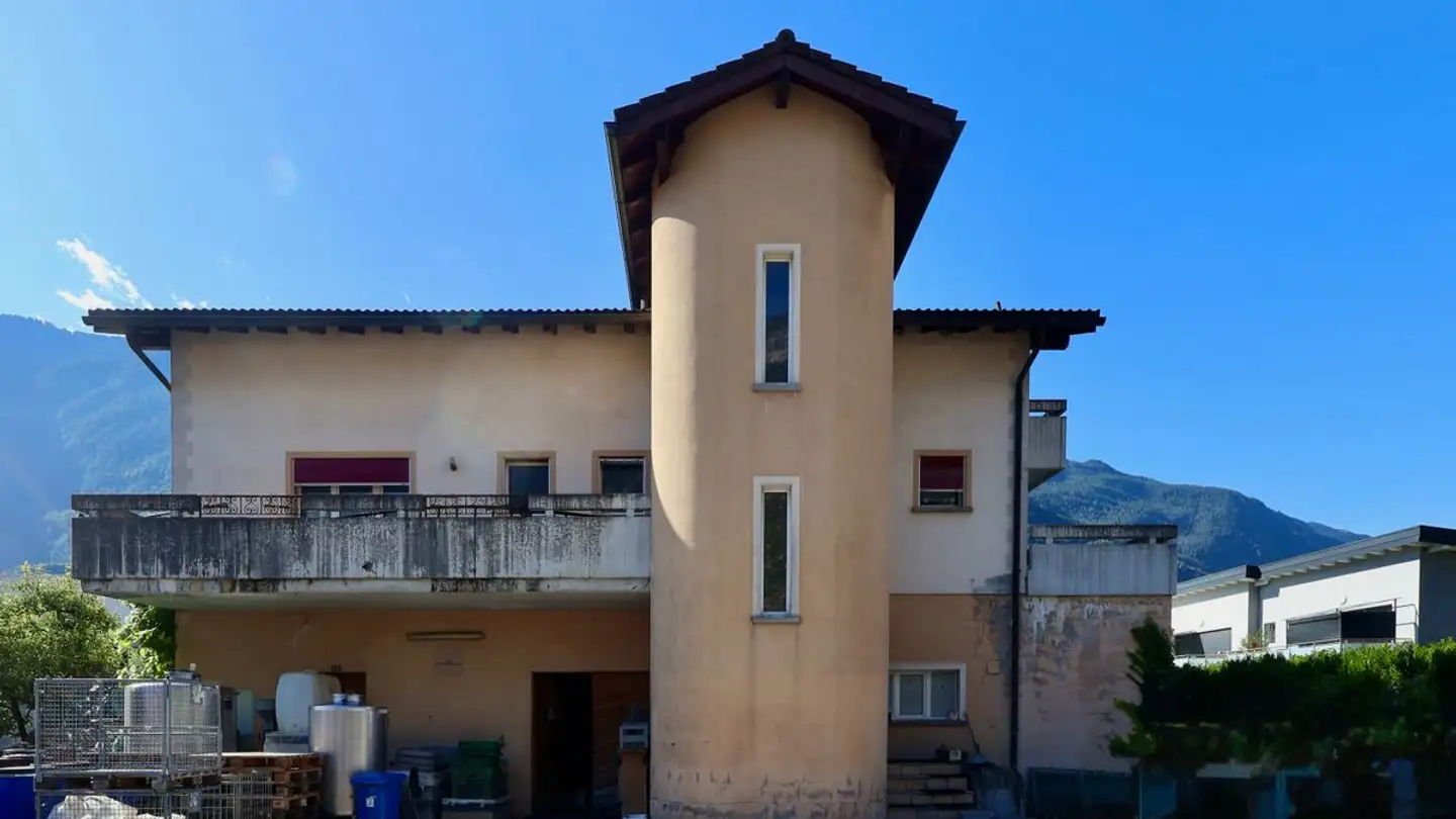 Edificio residenziale in vendita - 1907 Saxon