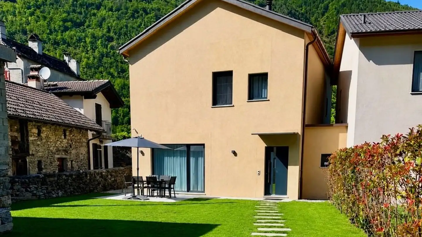 Casa bifamiliare in vendita - 6656 Golino