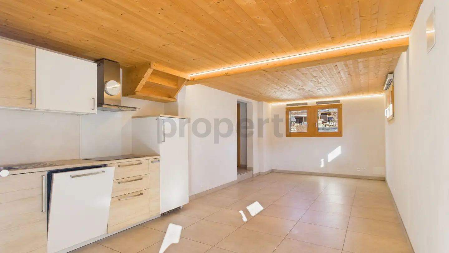 Residential building for rent - 1923 Les Marécottes - Photo 2