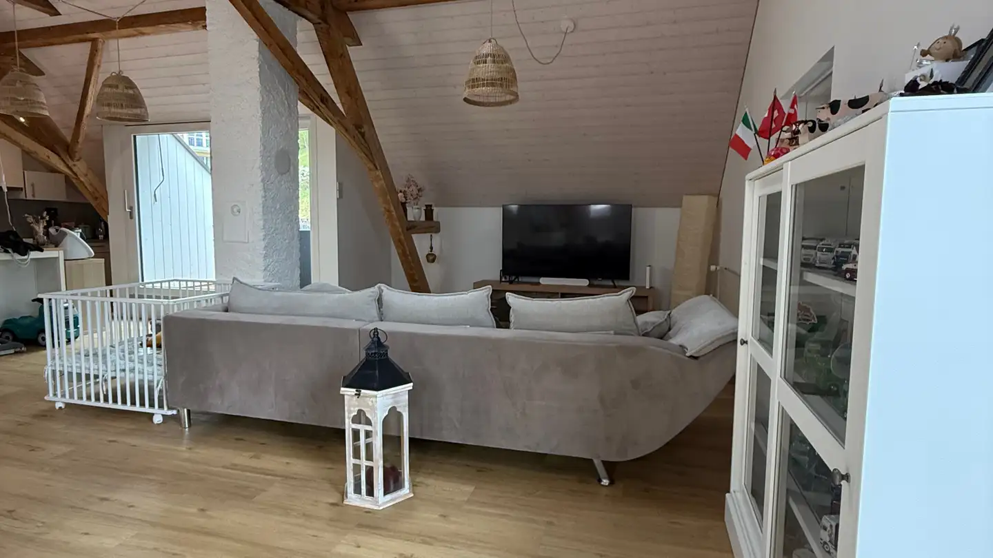 Attique à louer - 4805 Brittnau