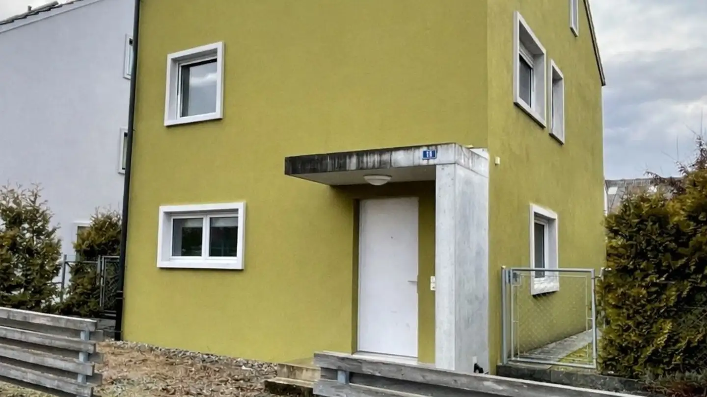 Einfamilienhaus mieten - 8115 Hüttikon