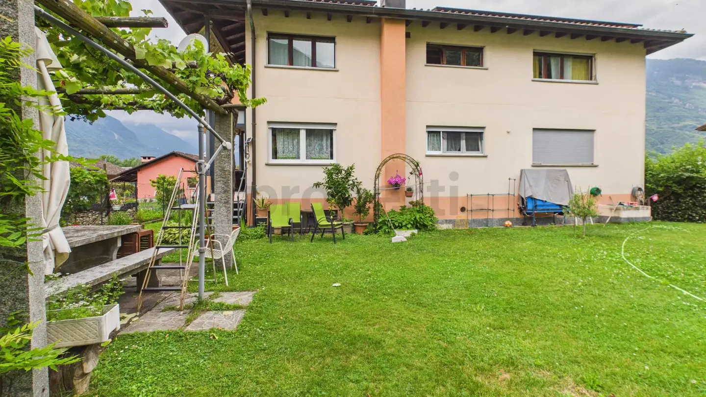 Attique à vendre - 6517 Arbedo