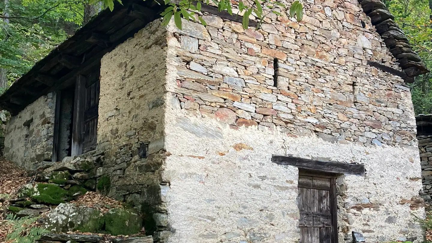 Row house for sale - Via Serravalle, 6714 Semione