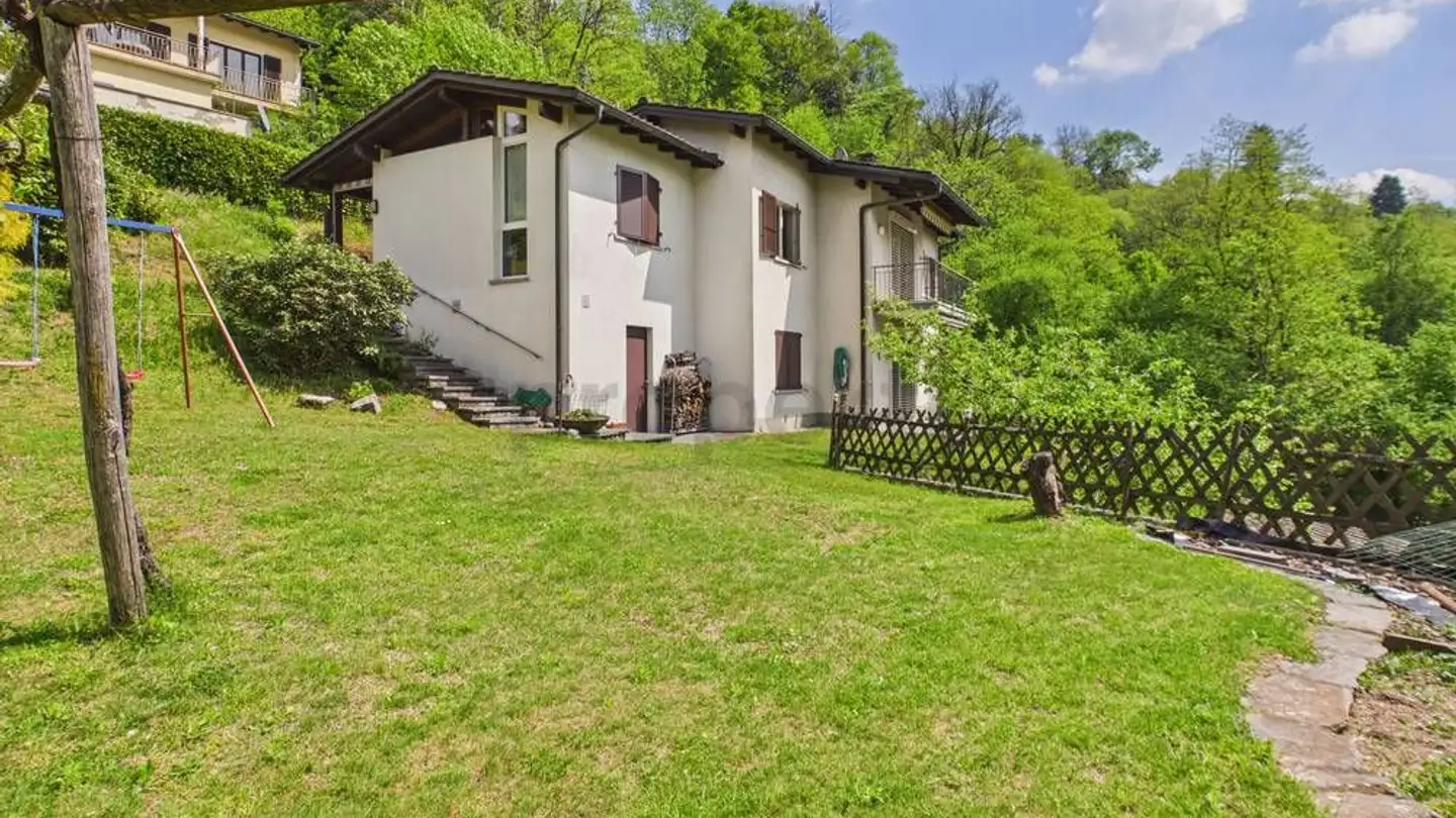 Villa for sale - Purasca, 6989 Purasca