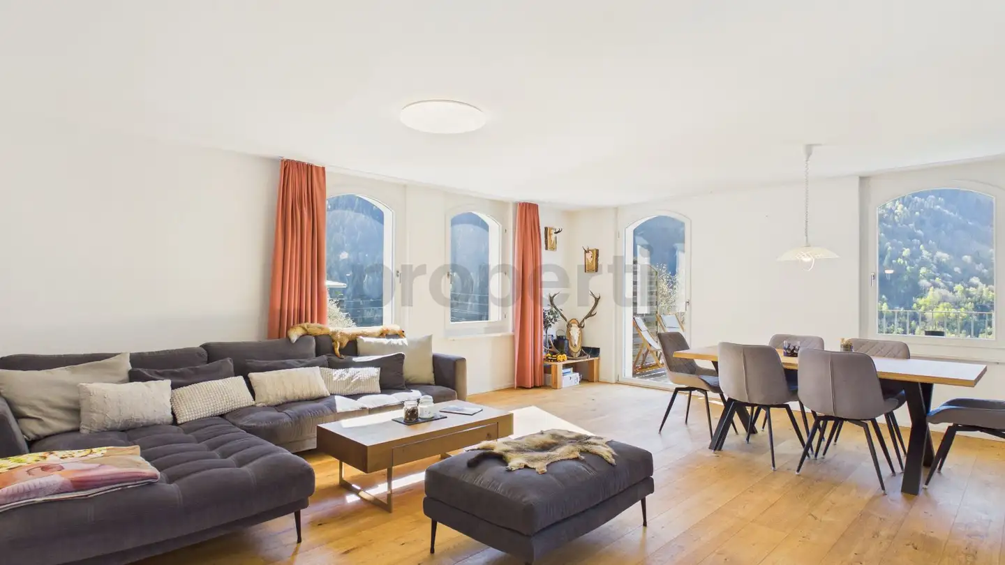 Appartement à vendre - 7172 Rabius