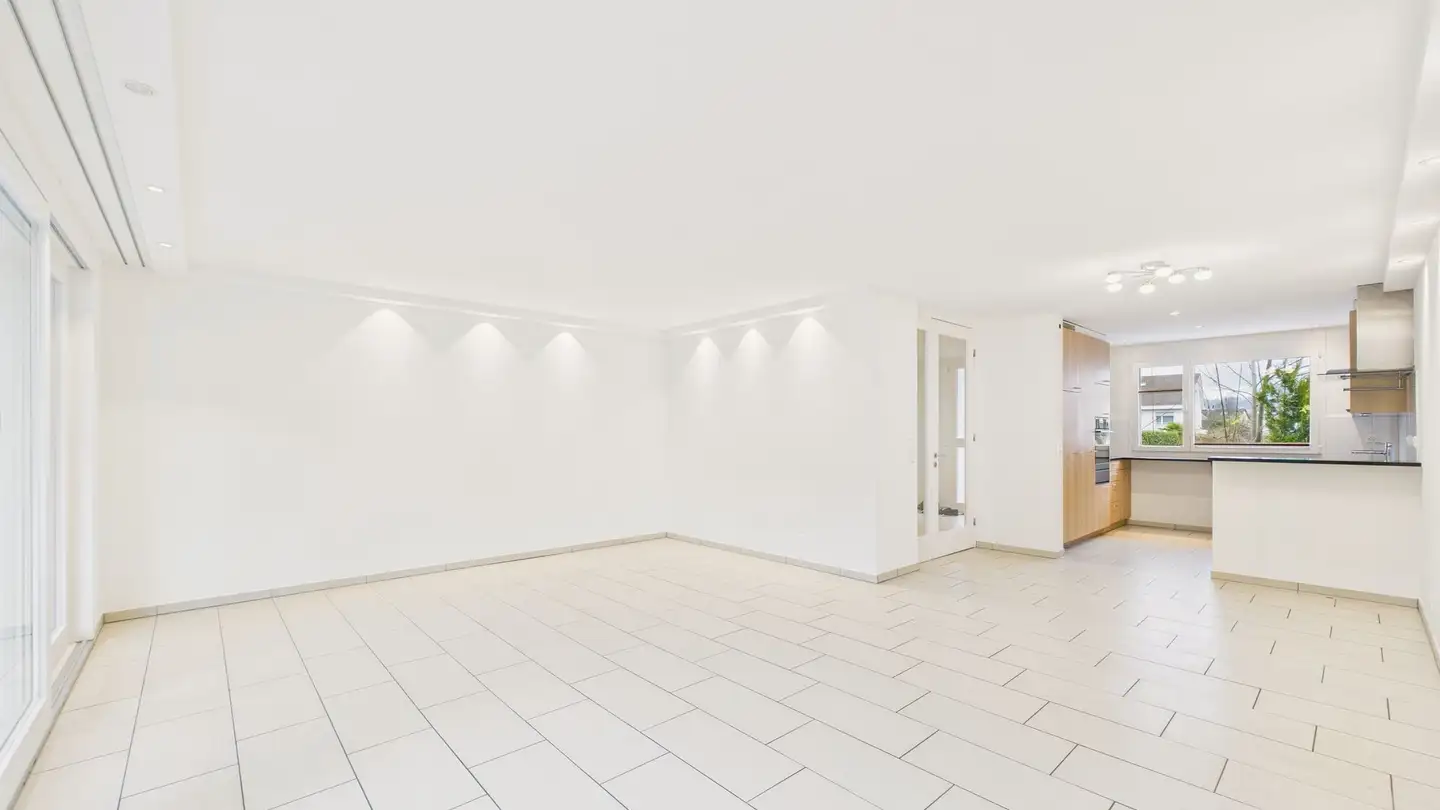 Single house for rent - 4153 Reinach BL - Photo 2