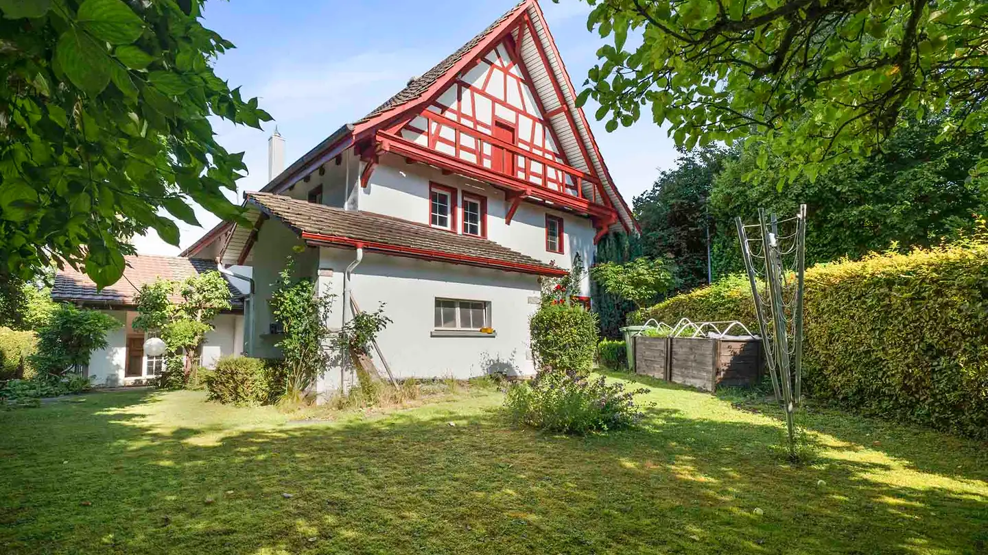 Residential building for sale - 8162 Steinmaur