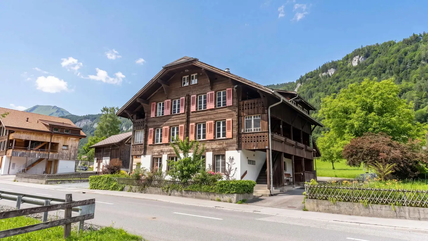 Immeuble résidentiel à vendre - 3860 Meiringen - Photo 2