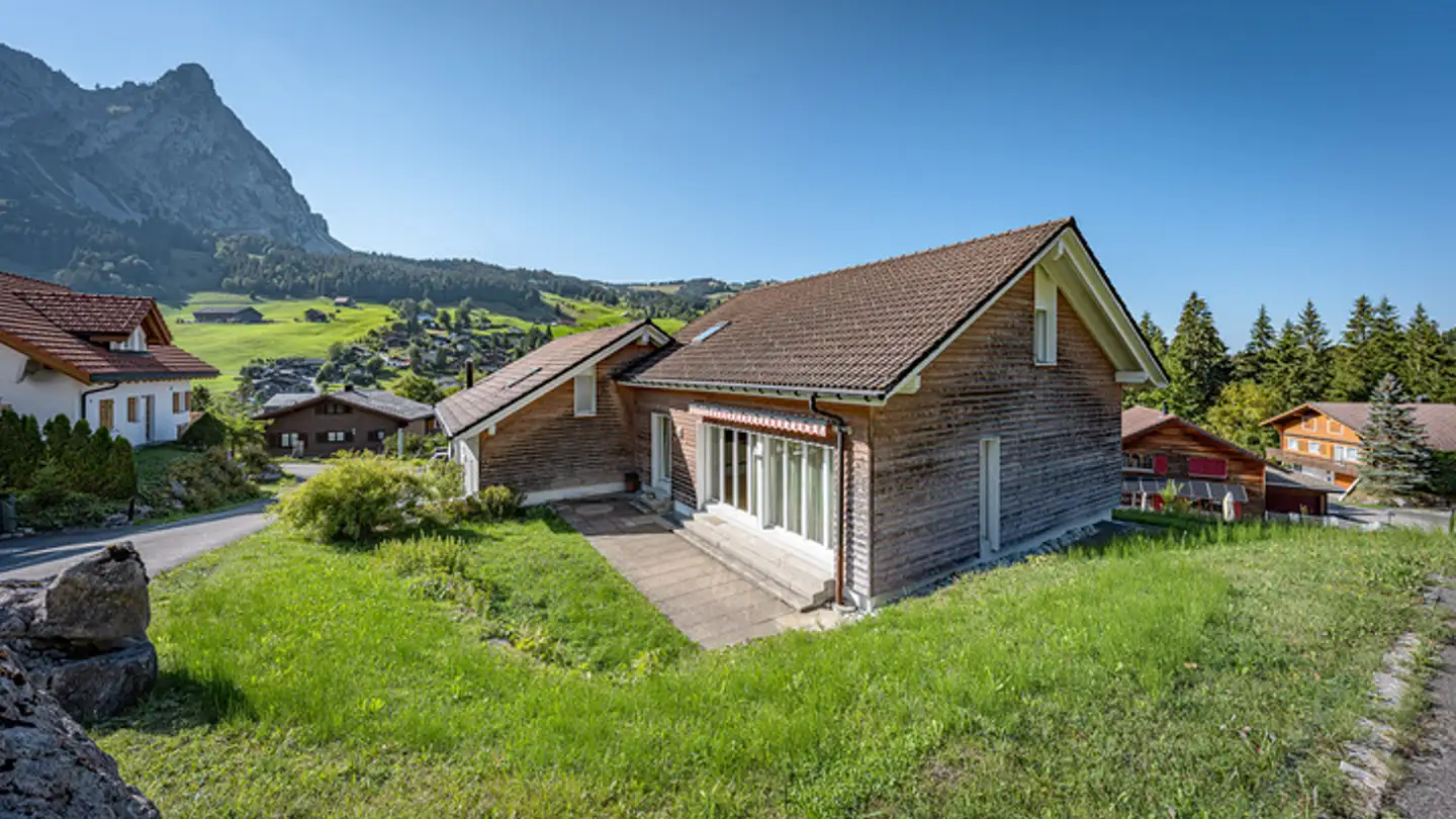 Einfamilienhaus kaufen - 8849 Alpthal