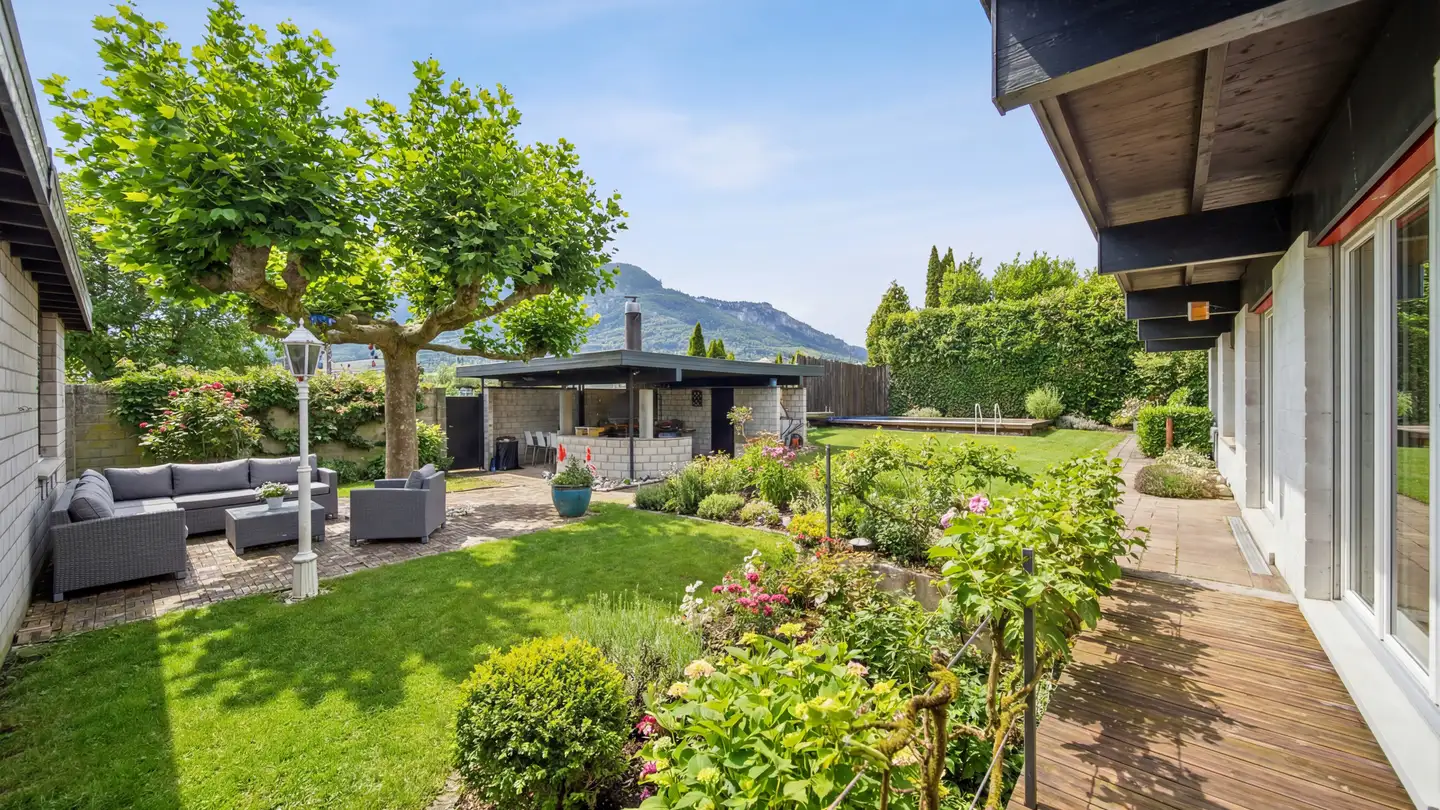 Mixed-use building for sale - 4702 Oensingen