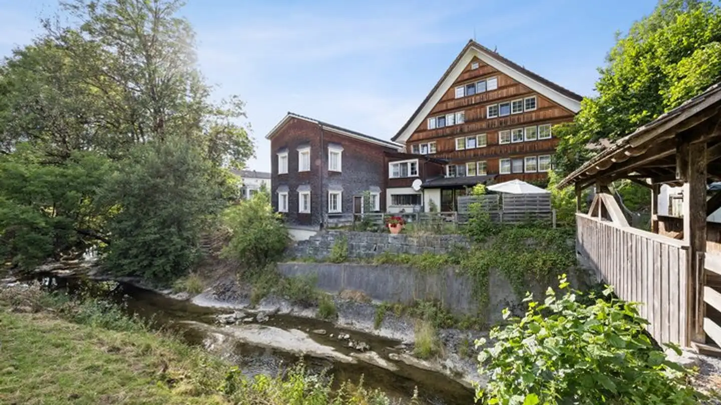 Residential building for sale - 9055 Bühler