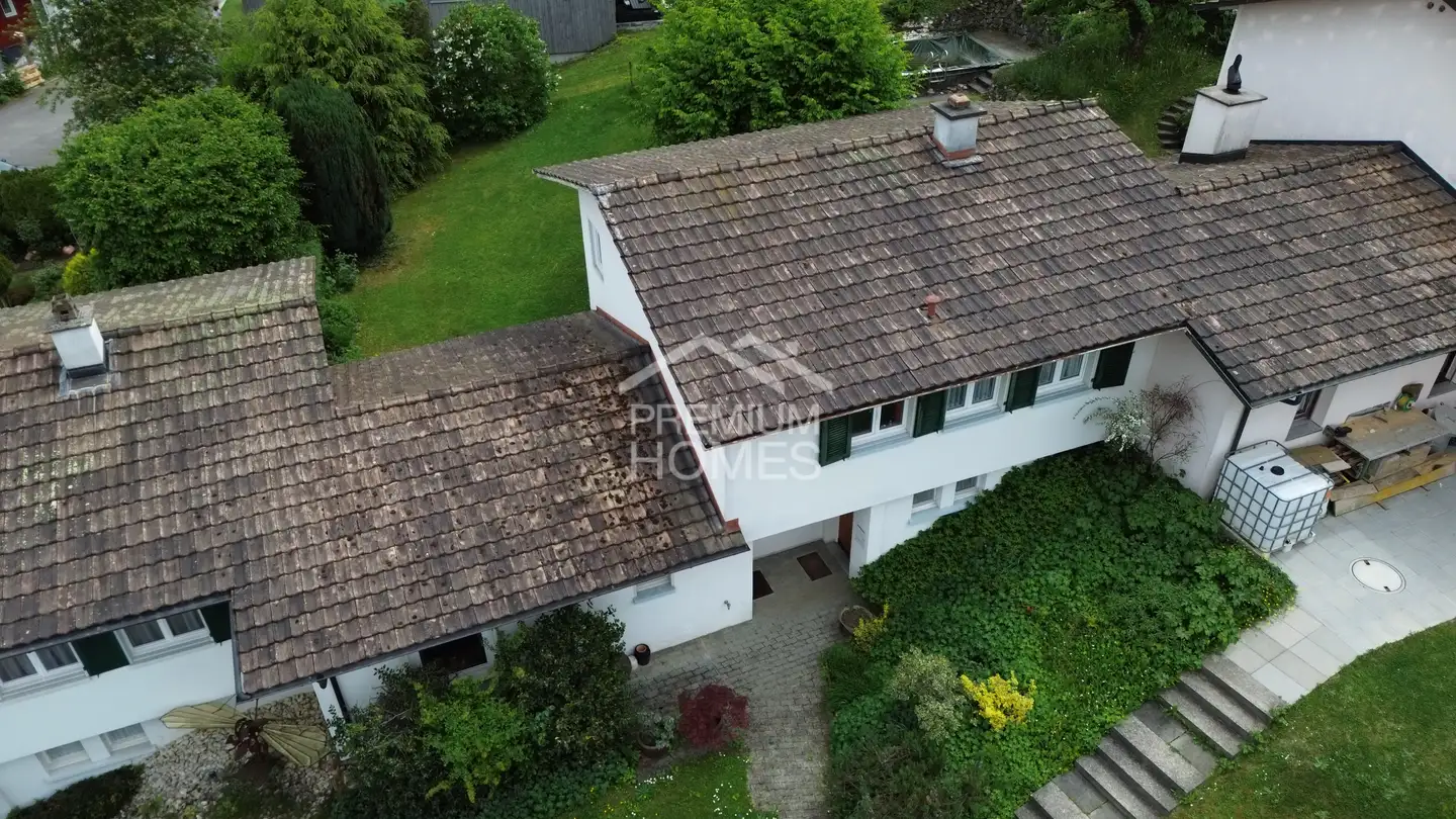 Row house for sale - 4657 Dulliken