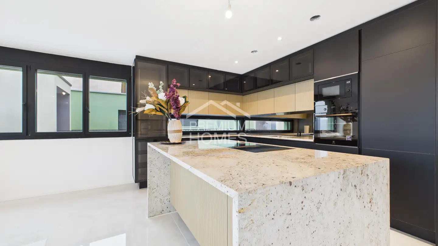 Stepped house for sale - 5222 Umiken - Photo 4