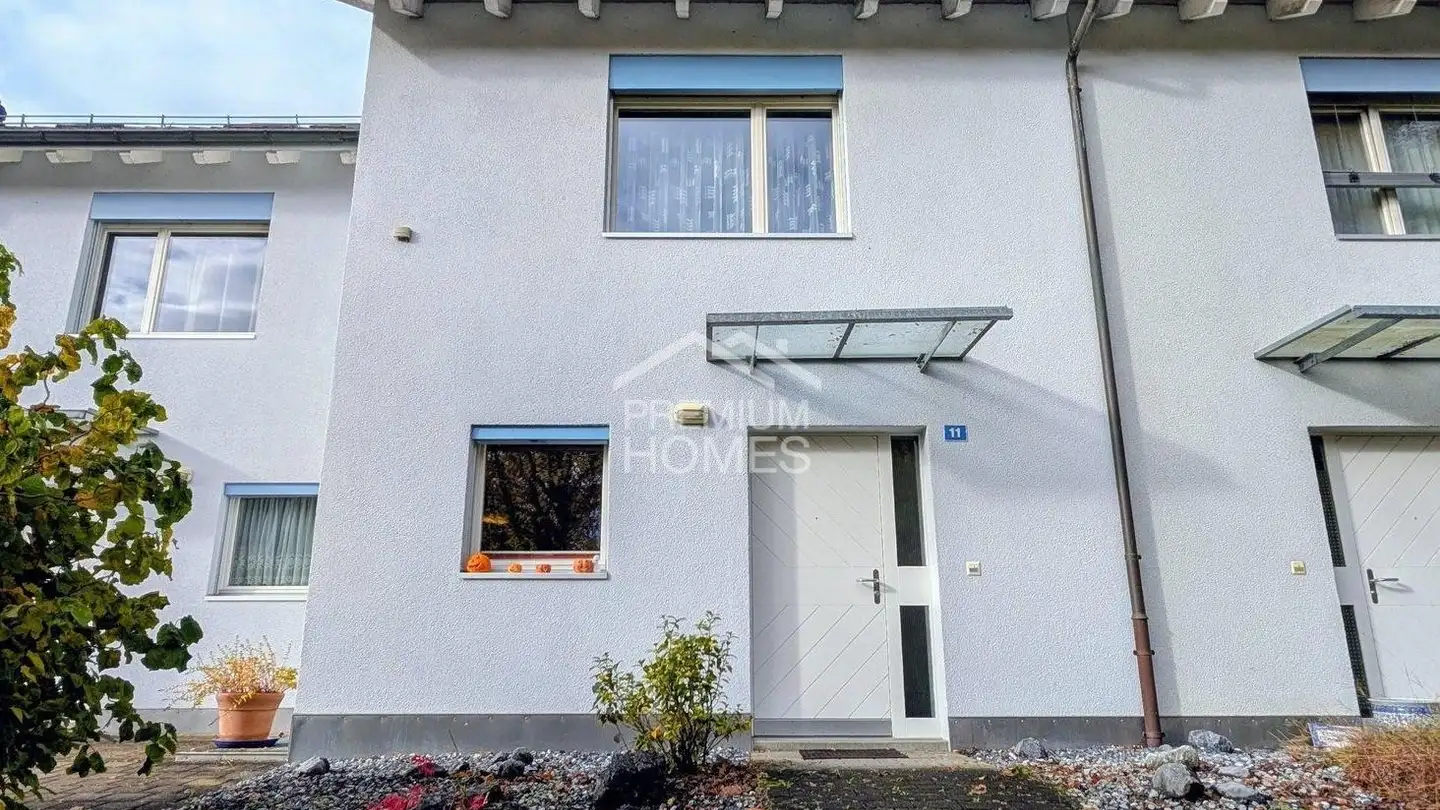 Row house for sale - 8902 Urdorf