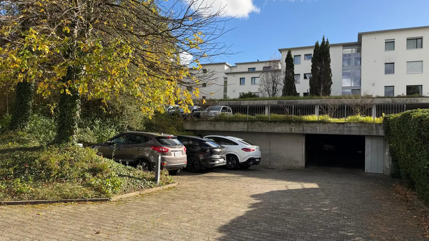 Tiefgaragenstellplatz mieten - Hubring 42, 8303 Bassersdorf - Foto 3