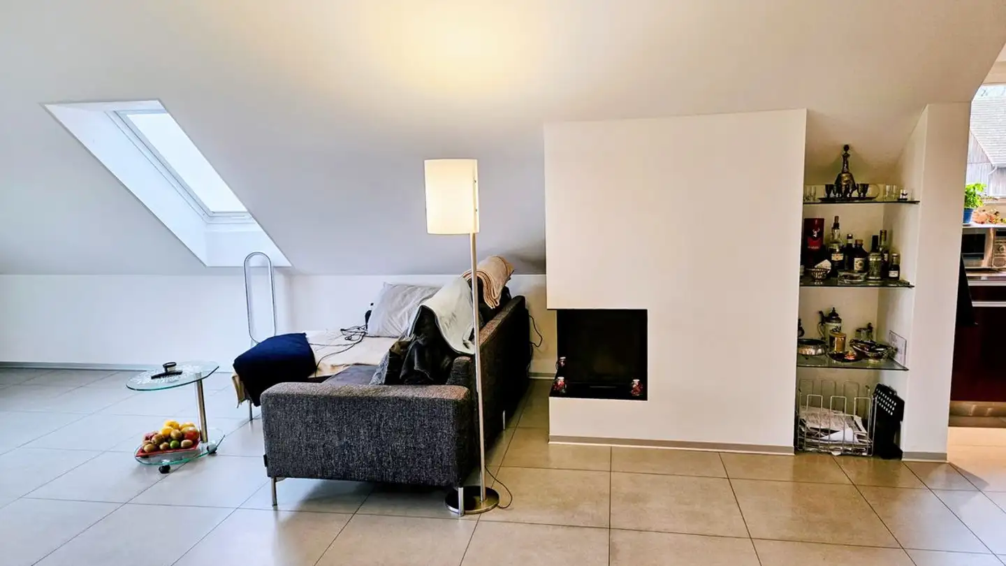 Dachgeschosswohnung mieten - 8104 Weiningen ZH - Foto 4
