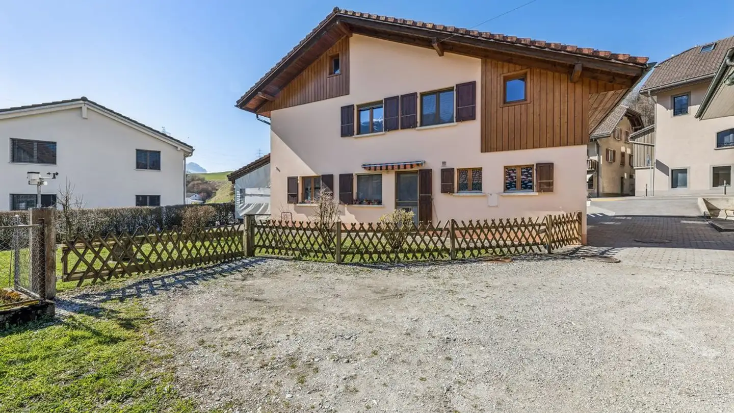 Single house for sale - 1667 Enney