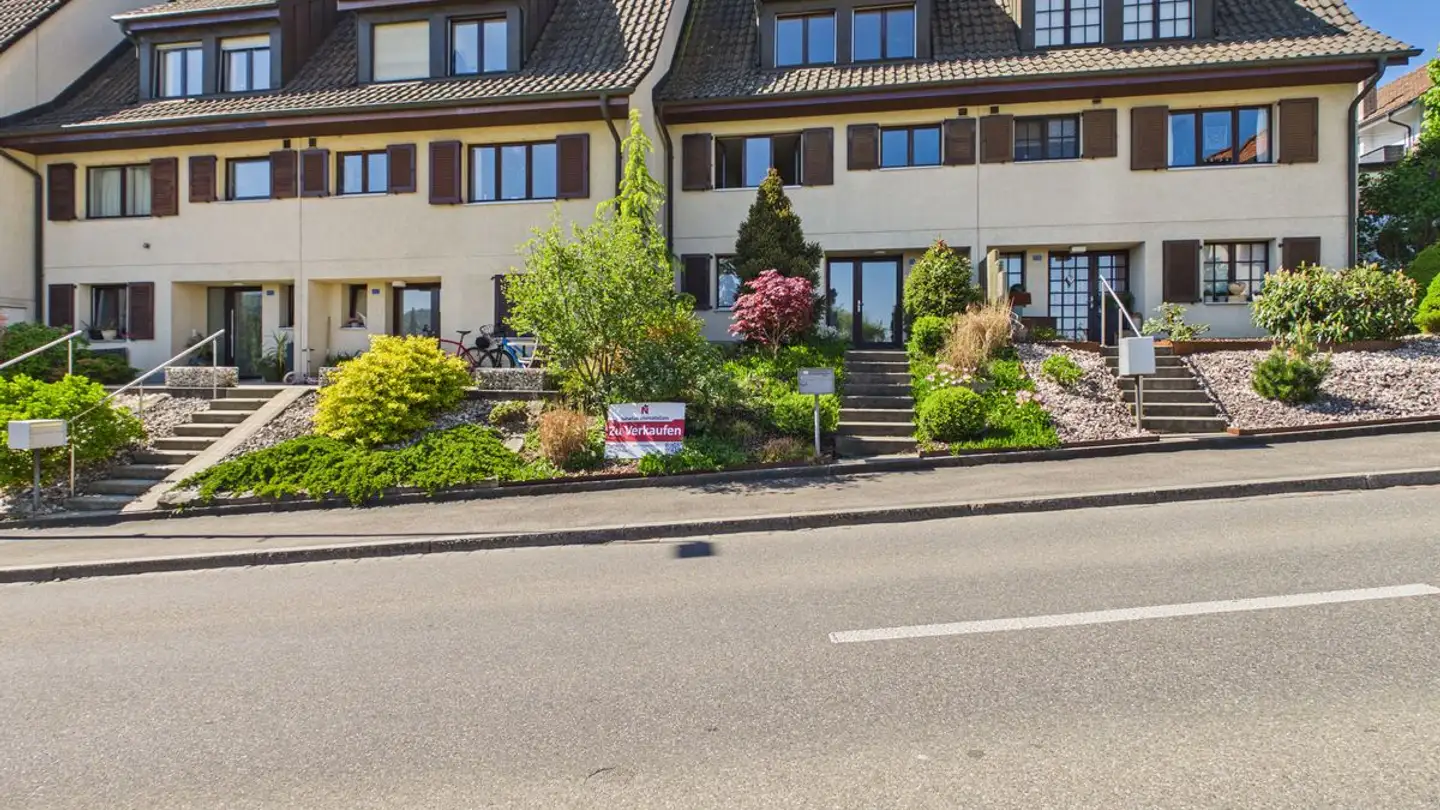 Row house for sale - 4148 Pfeffingen
