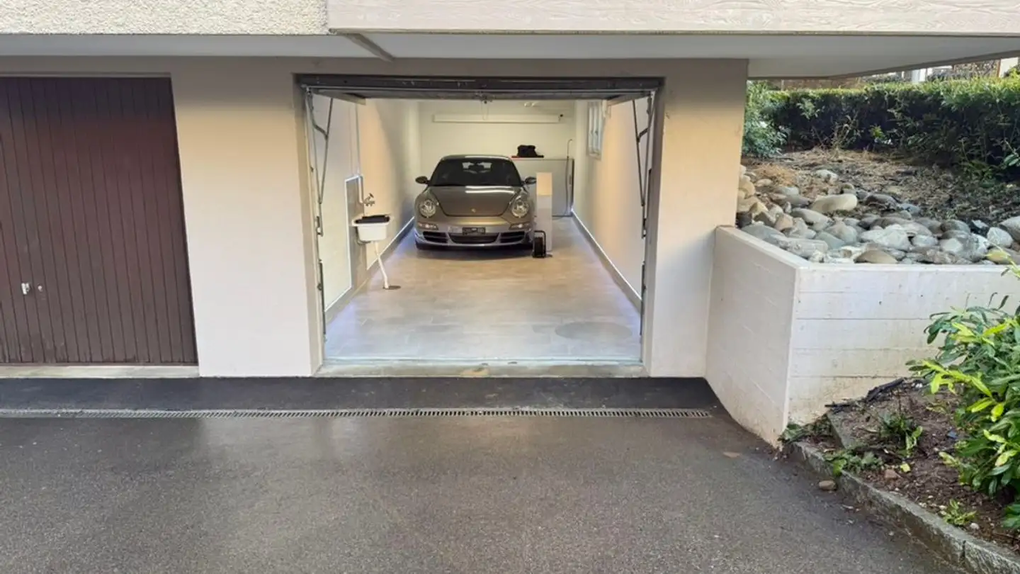 Double garage for rent - Brüggliäcker 37, 8050 Zürich