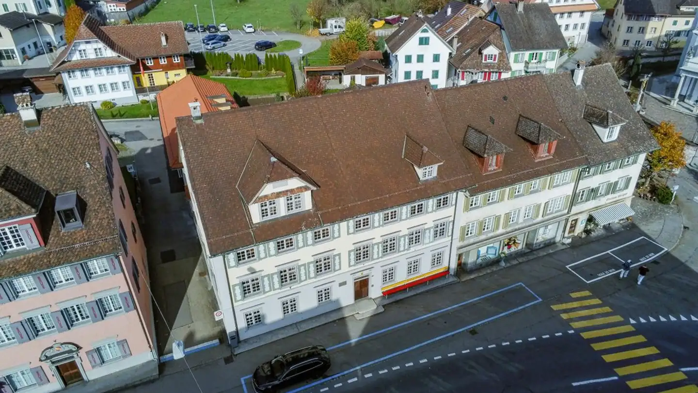 Mixed-use building for sale - 6215 Beromünster