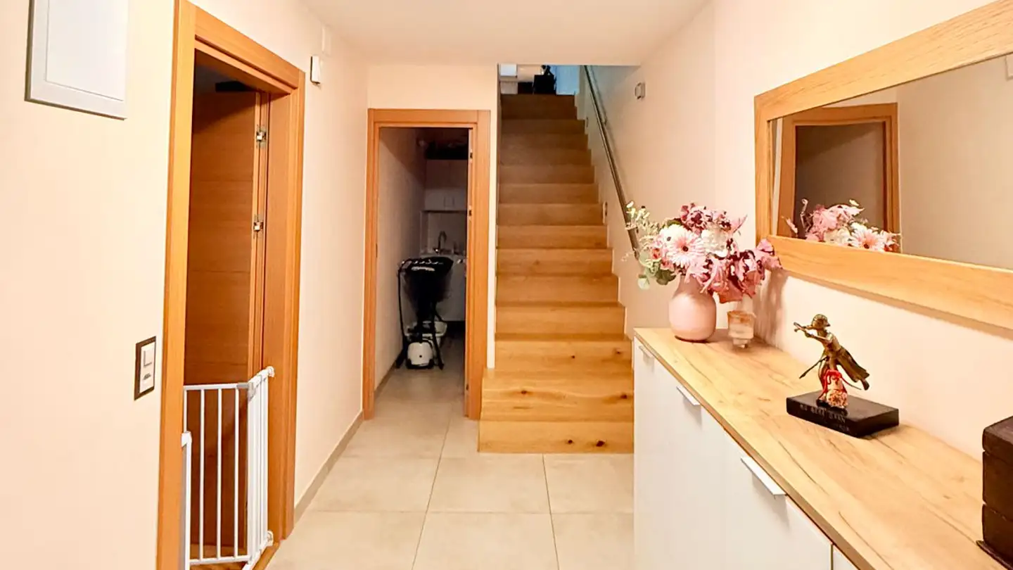 Row house for sale - 1127 Clarmont