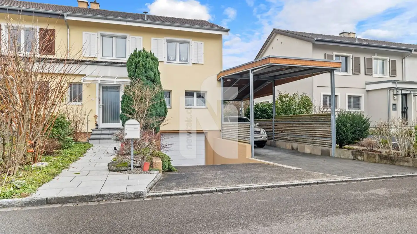 Casa bifamiliare in vendita - 4132 Muttenz