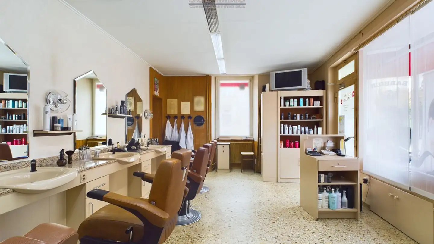 Edificio ad uso misto in vendita - Rue de l'Hôpital 9, 2800 Delémont - Photo 2