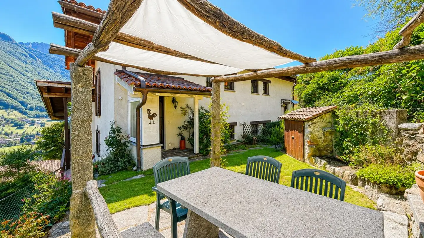 Maison en terrasse à vendre - 6822 Arogno