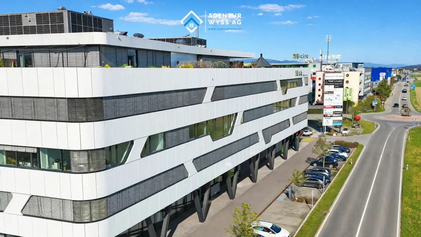 Commercial à louer - Kernenriedstrasse 1, 3421 Lyssach